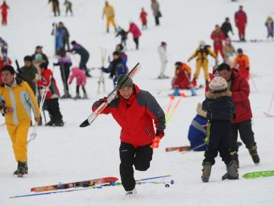 Sports on snow become favourite holiday choice for Chinese